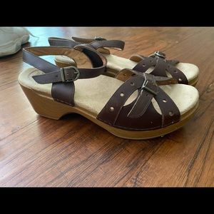 Dansko sandals size 8.5